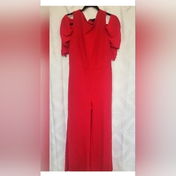 TAYLOR  SHOLDER RED  JUMPSUIT size 10 - Picture 2 of 11